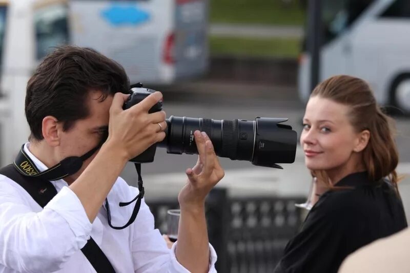 Папарацци. Съемка папарацци. Фотокамеры папарацци. Папарацци фотографируют. Работа папарацци