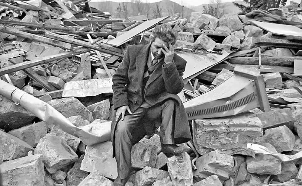 Спитак 1988 год землетрясение. Землетрясение в Армении в 1988. Ленинакан Спитакского землетрясения 1988 года.