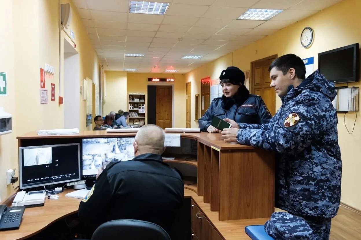 17 охрана. Статьи частного охранника. Вневедомственная охрана 2000 год. Статья 16 17 18 о частной охранной деятельности. Виды частной детективной и охранной деятельности.