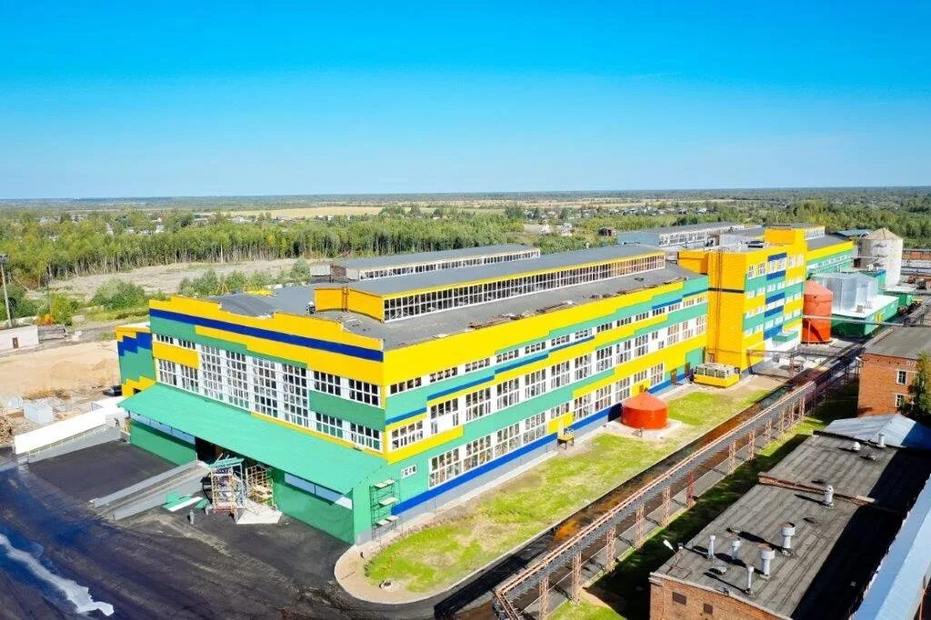 Двп сухонский цбк. Сухонском бумажном комбинате. Бумажная фабрика сокол вологодская. Сухонском бумажном комбинате. Сухонский картонно-бумажный комбинат.