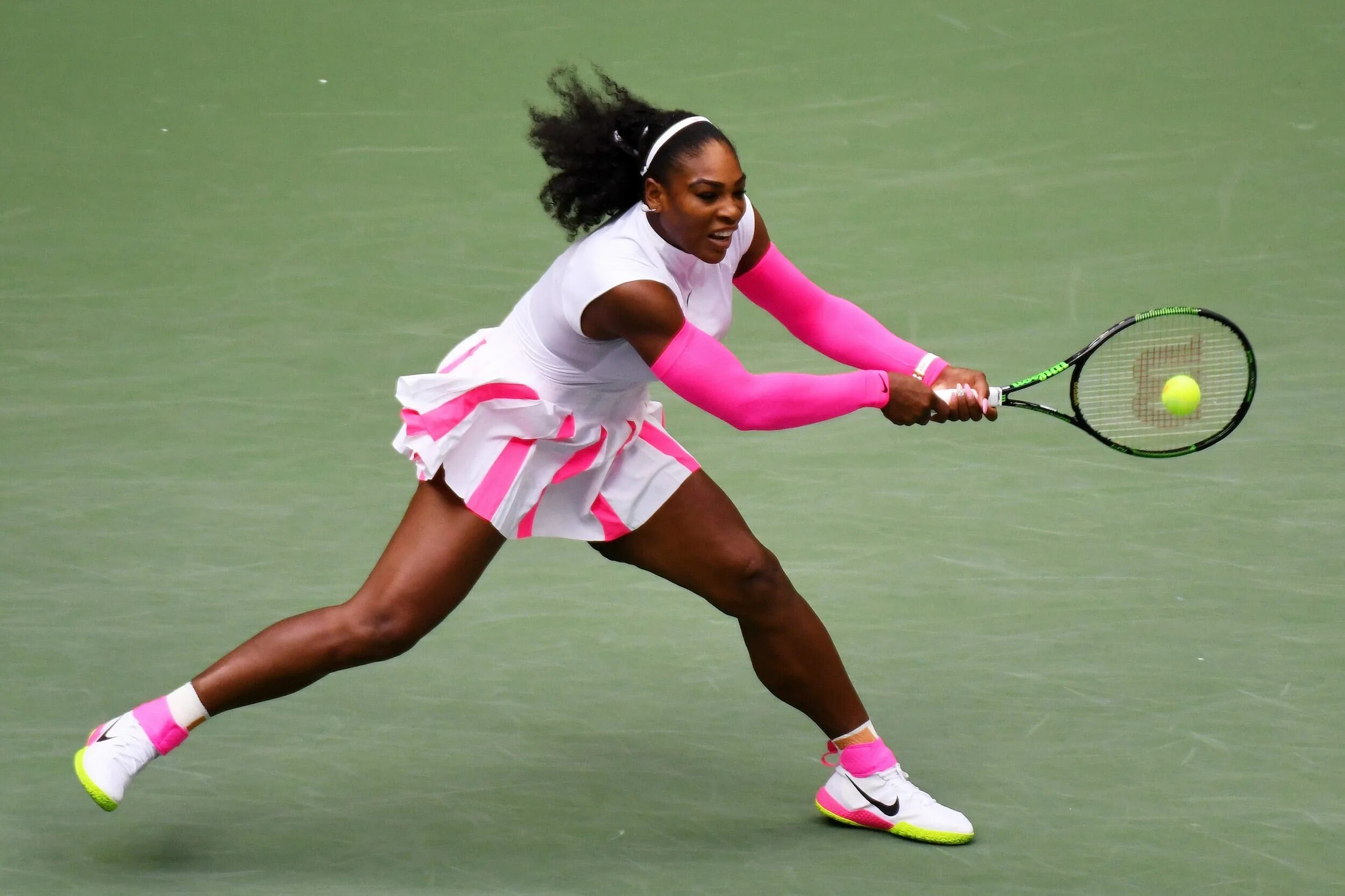 11 тем спорт. Serena Williams in Pink. Спорт неон теннис.