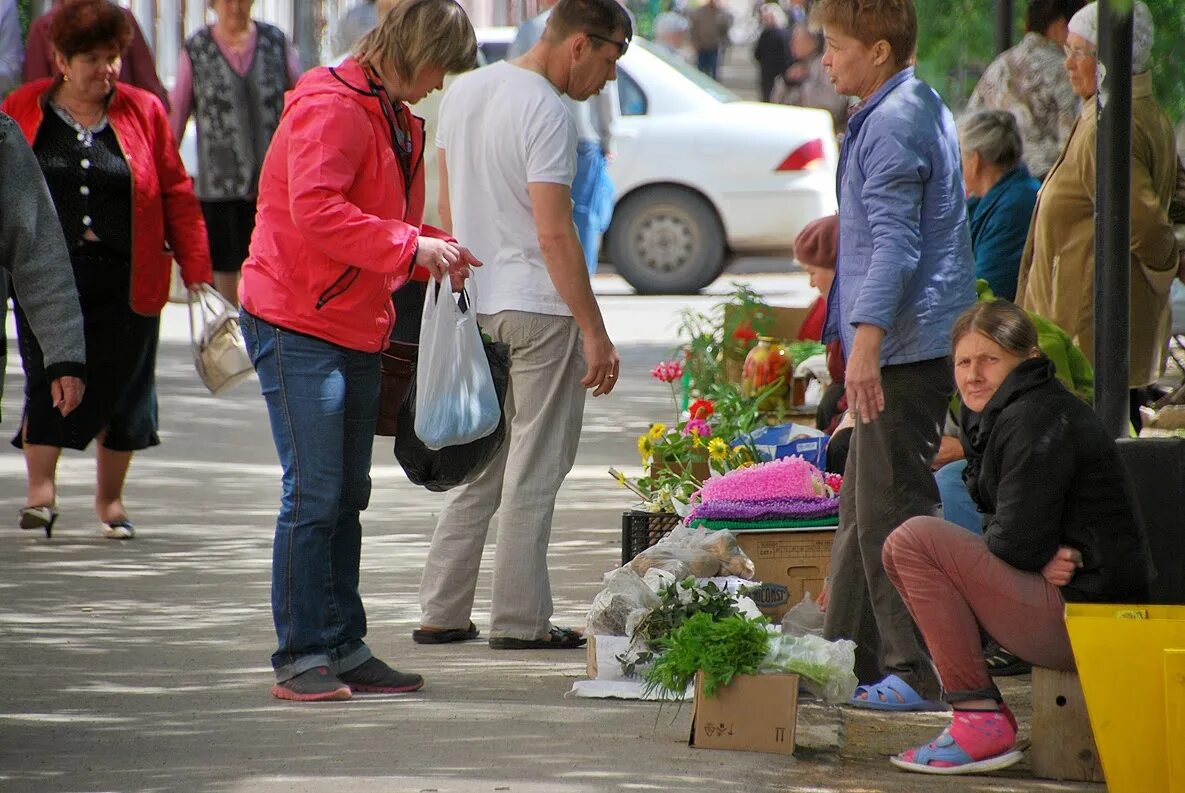 Лысьва рынок. Лысьва жители инфо. Стиль Лысьва человека. Торговец в парке. Лысьва в контакте что случилось