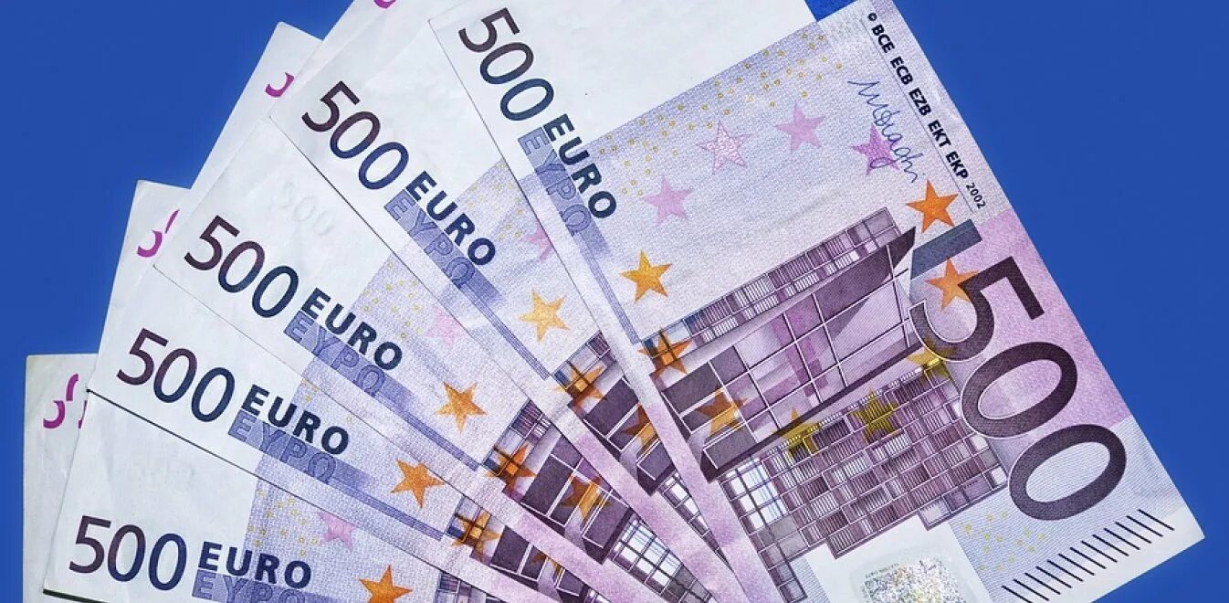 Евро. 500 Евро. 500 Евро на белом фоне. Евро валюта.