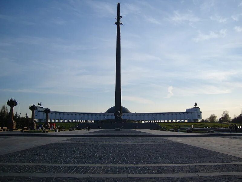 Памятник победы. Обелиск на Поклонной горе в Москве. Мемориал Поклонная гора. Поклонная гора в Москве памятник. Мемориал Победы на Поклонной горе.