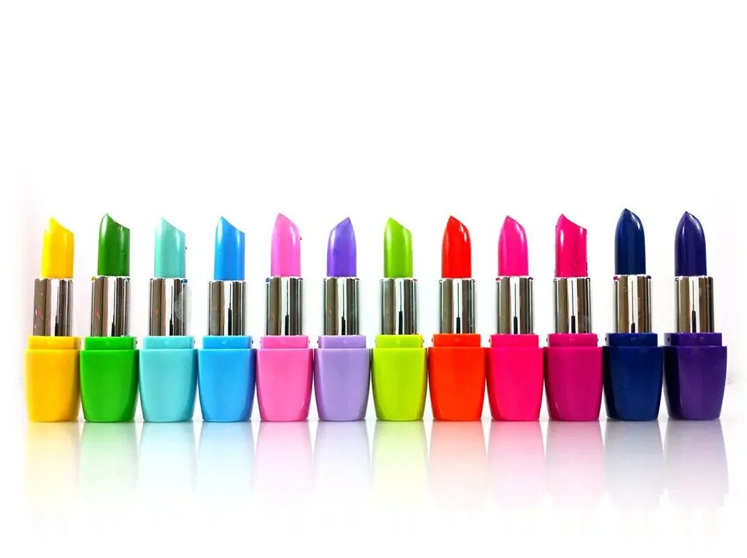 желтая помада. помада разных цветов. набор разноцветных помад. помада разных цветов. набор помад.