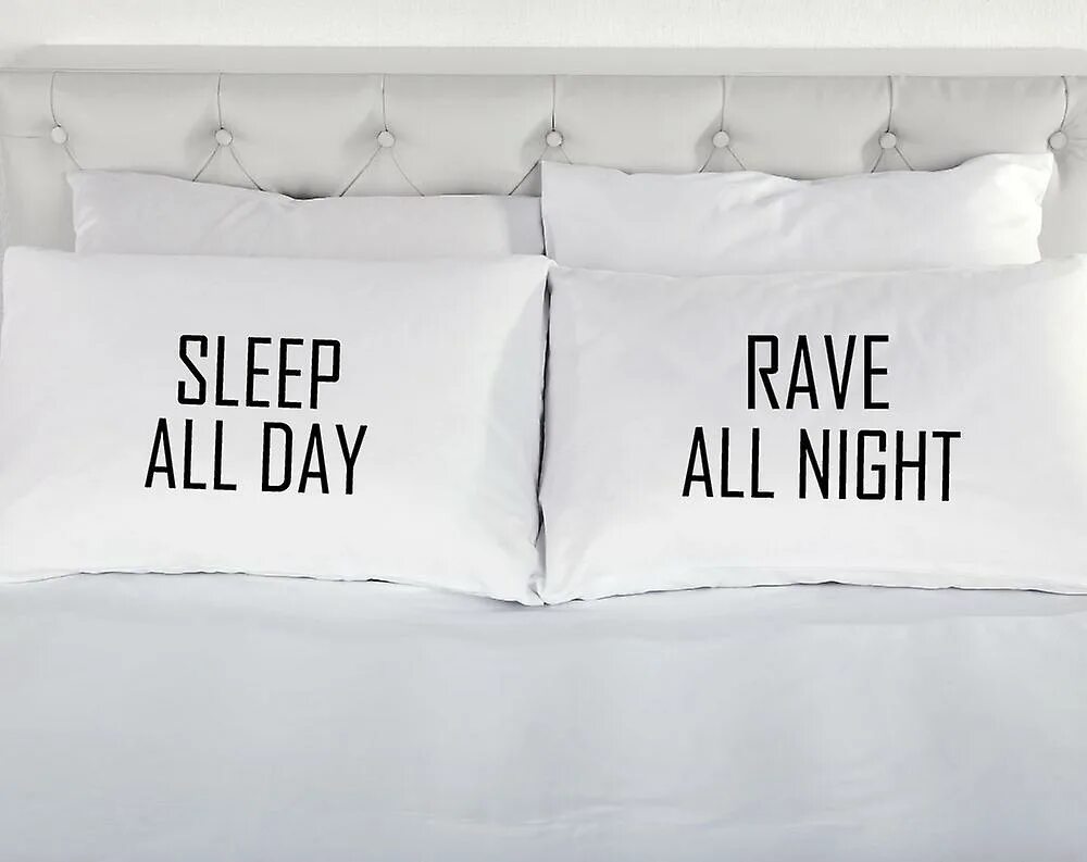 Танцует на кровати. Надпись sleep all day. Sleep all the time. Sleep all day. Sleep all night.