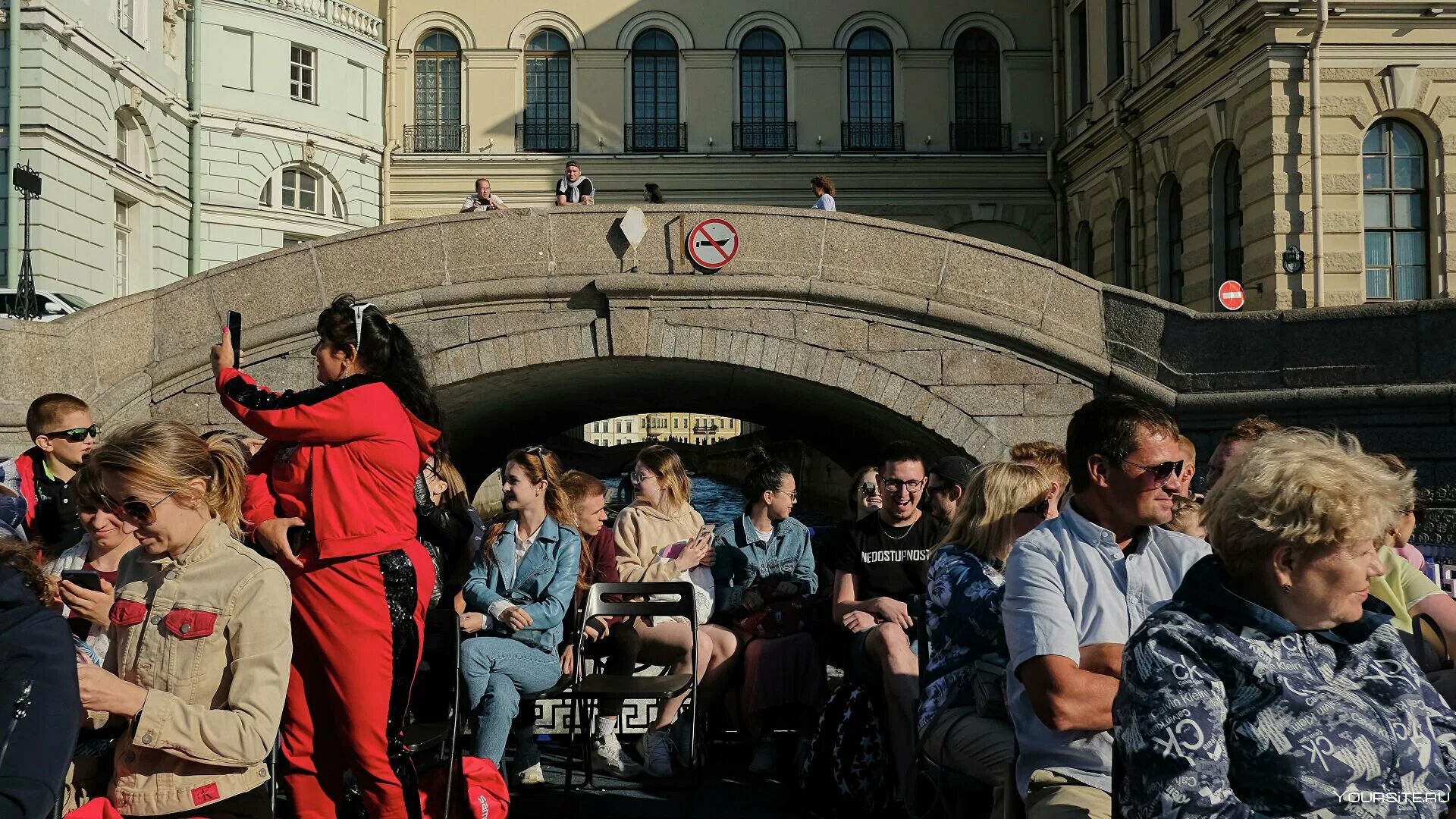 Приезд в спб. Санкт-петербург туризм. туристы в спб. путешественники в питере. питер туризм.
