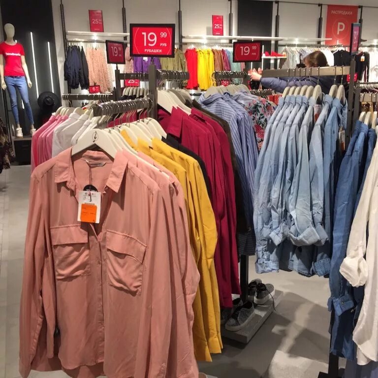 бренды одежды масмаркет. миасс маркет. популярные магазины одежды в москве. масс маркет. мас маркет женской одежды.