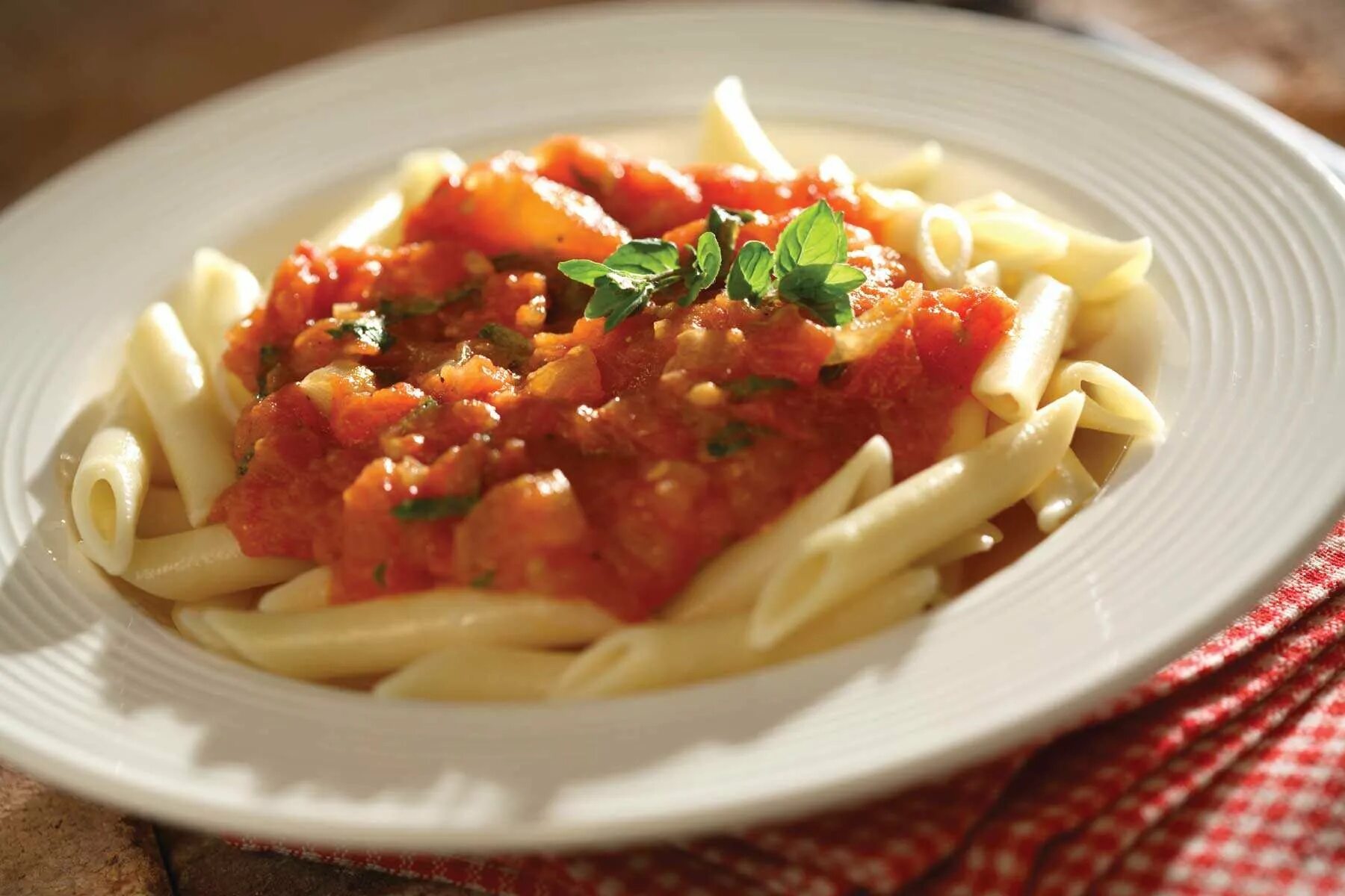 карбонара в сливочном соусе. соус маринара. лапша с кетчупом. спагетти в томатном соусе. паста с кетчупом.
