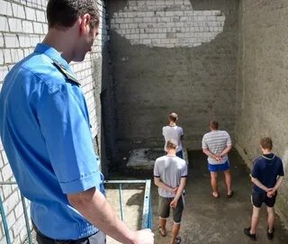 Со скольки лет садят в детскую колонию