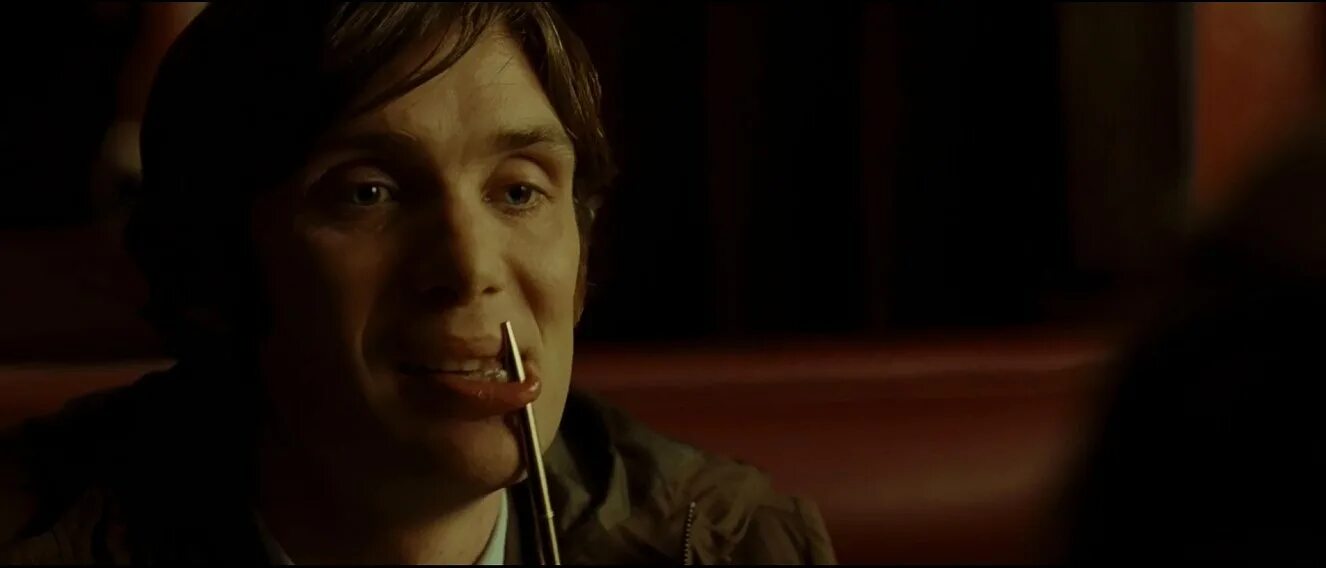 Иви 2012. Киллиан Мерфи красные огни. Cillian Murphy красные огни.