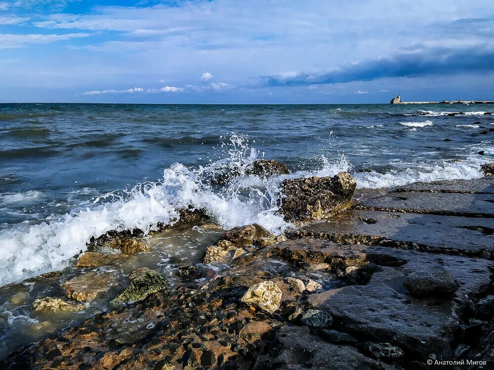 Черное море Феодосия. Феодосийский залив пляжи. Феодосия берег моря.