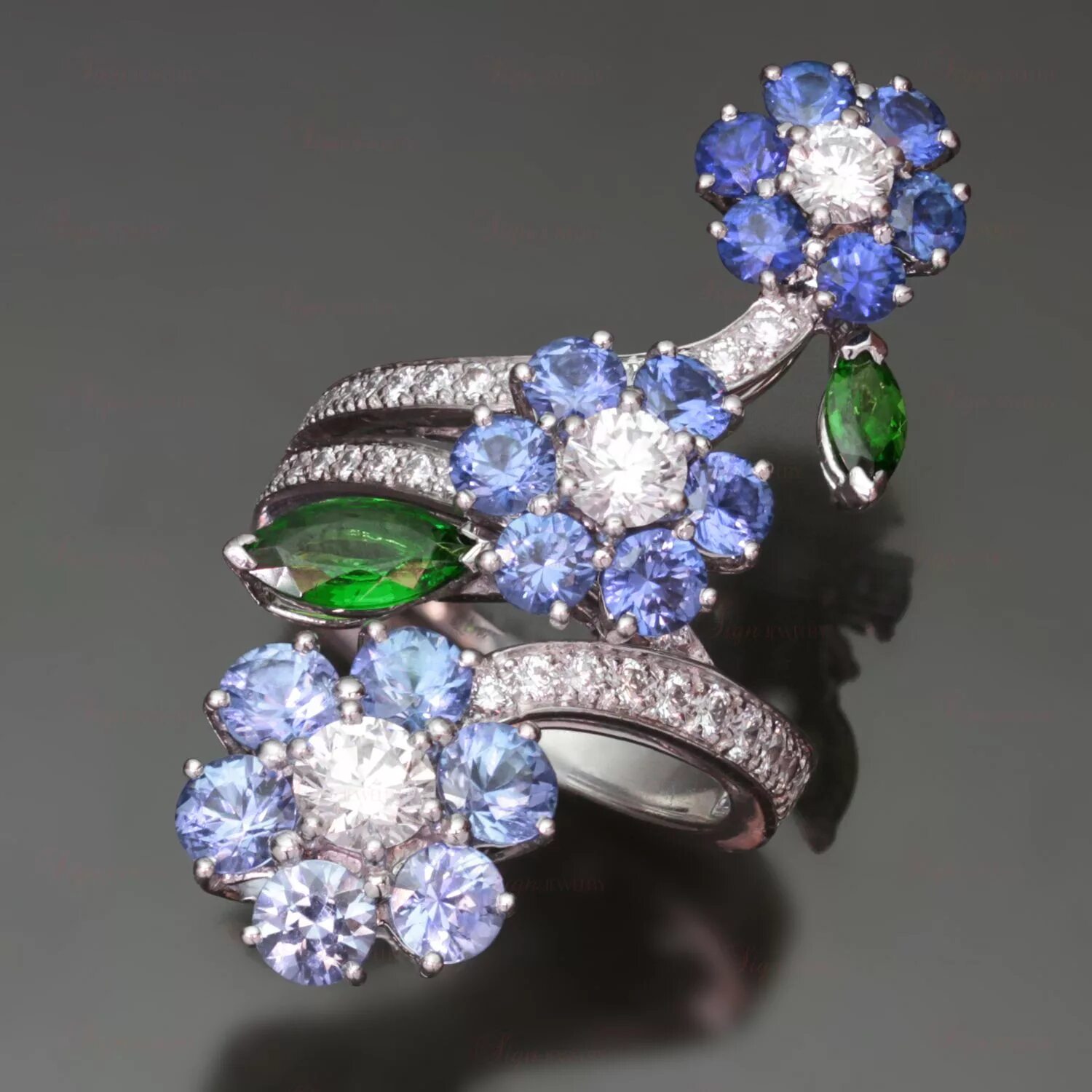 Сапфир в украшениях фото. Сапфир ван клиф. van cleef сапфировое кольцо. van cleef arpels украшения сапфир. украшения ван клиф с сапфирами и бриллиантами кольца.