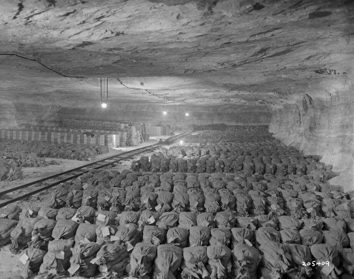 Соляных Шахтах merkers, Германия, 1945 год.. Золотой запас третьего рейха. Золото фашистов третьего рейха. Рейхсбанк третьего рейха.