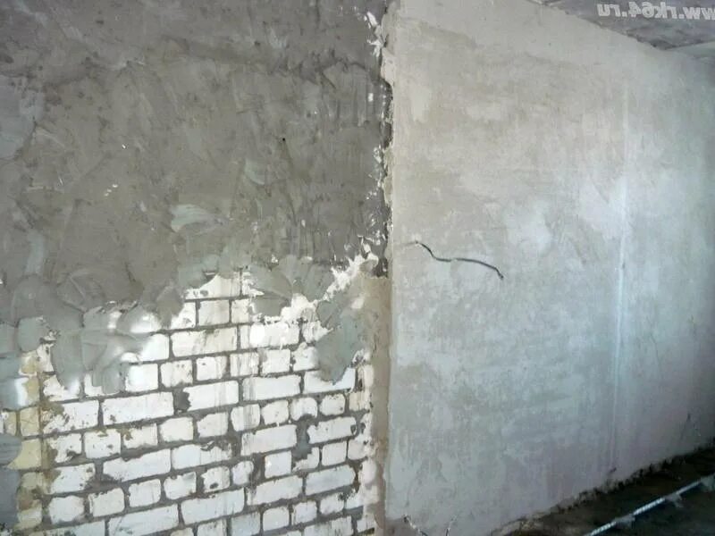 Как штукатурить стены цементным