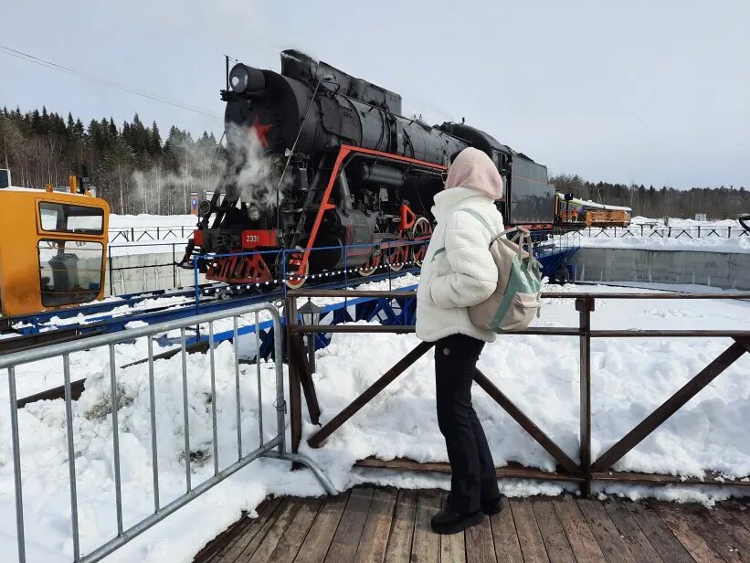 Поезда через сортавала. Ретро поезд Сортавала Рускеала. Поезд Сортавала Рускеала. Платформа ретро поезда в Рускеала. Ретро поезд Сортавала.