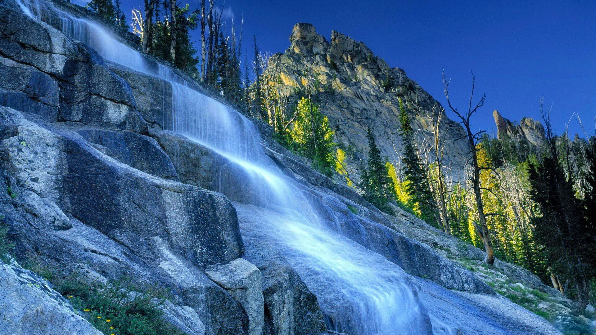 Stone fall. Терскольский водопад. Водопад Мосбрей, США. Водопад Хенгьанефоссен. Водопад в горах.