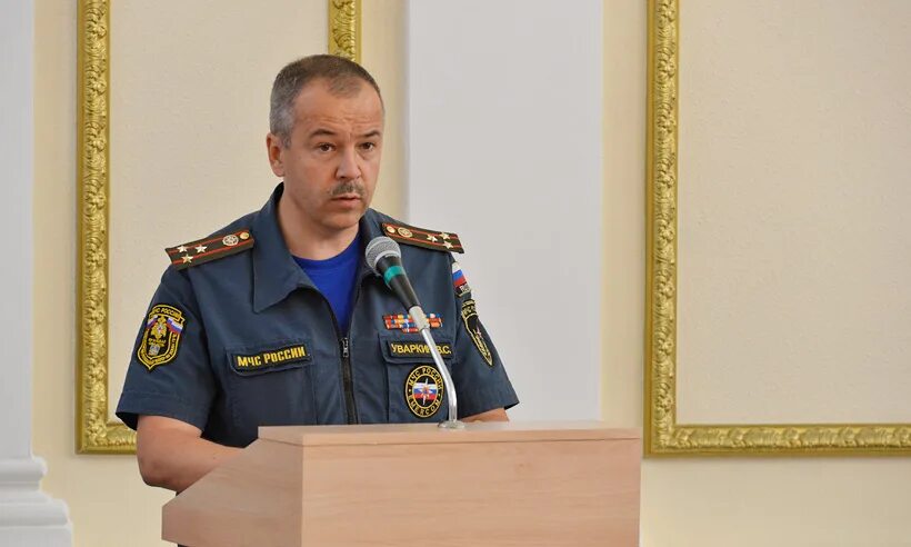 Уваркин мчс по брянской. Начальник гу мчс по брянской области. глава мчс брянской области. уваркин мчс по брянской области.