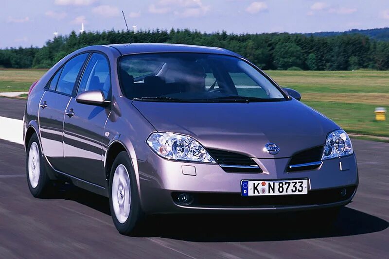 Nissan opel. Ниссан премьера 2002 хэтчбек. Nissan primera 2004 хэтчбек. Ниссан премьера хэтчбек 2003. Nissan primera седан.