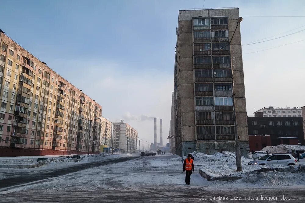 Какого жить в норильске. Норильск грязный город. Норильск депрессивный город. Норильск самый грязный город. Норильск серый.