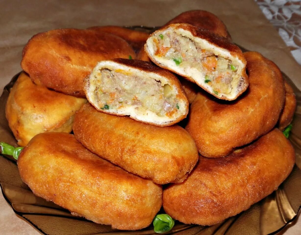 Пирожки с печенкой жареные рецепт. Пироги с печенью жареные. Пироги с печенкой жареные. Пирожки с печенью жареные. Пирожки во фритюре.