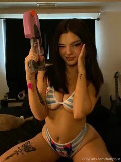 onlyfans 巨 乳 网 红 的 居 家 自 拍 Onlyfans Busty Internet celebrity's home se...