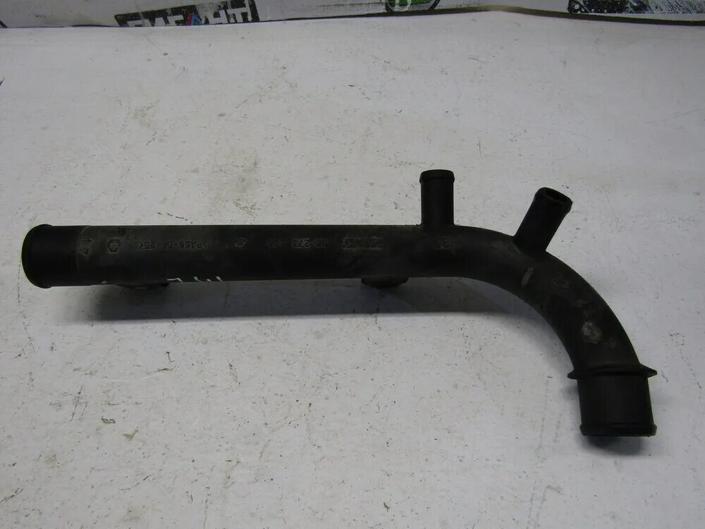 Верхний патрубок лачетти 1. Патрубок охлаждения лачетти. Патрубок системы охлаждения шевроле лачетти. 96273608 патрубок. 96553267 патрубок системы охлаждения верхний.