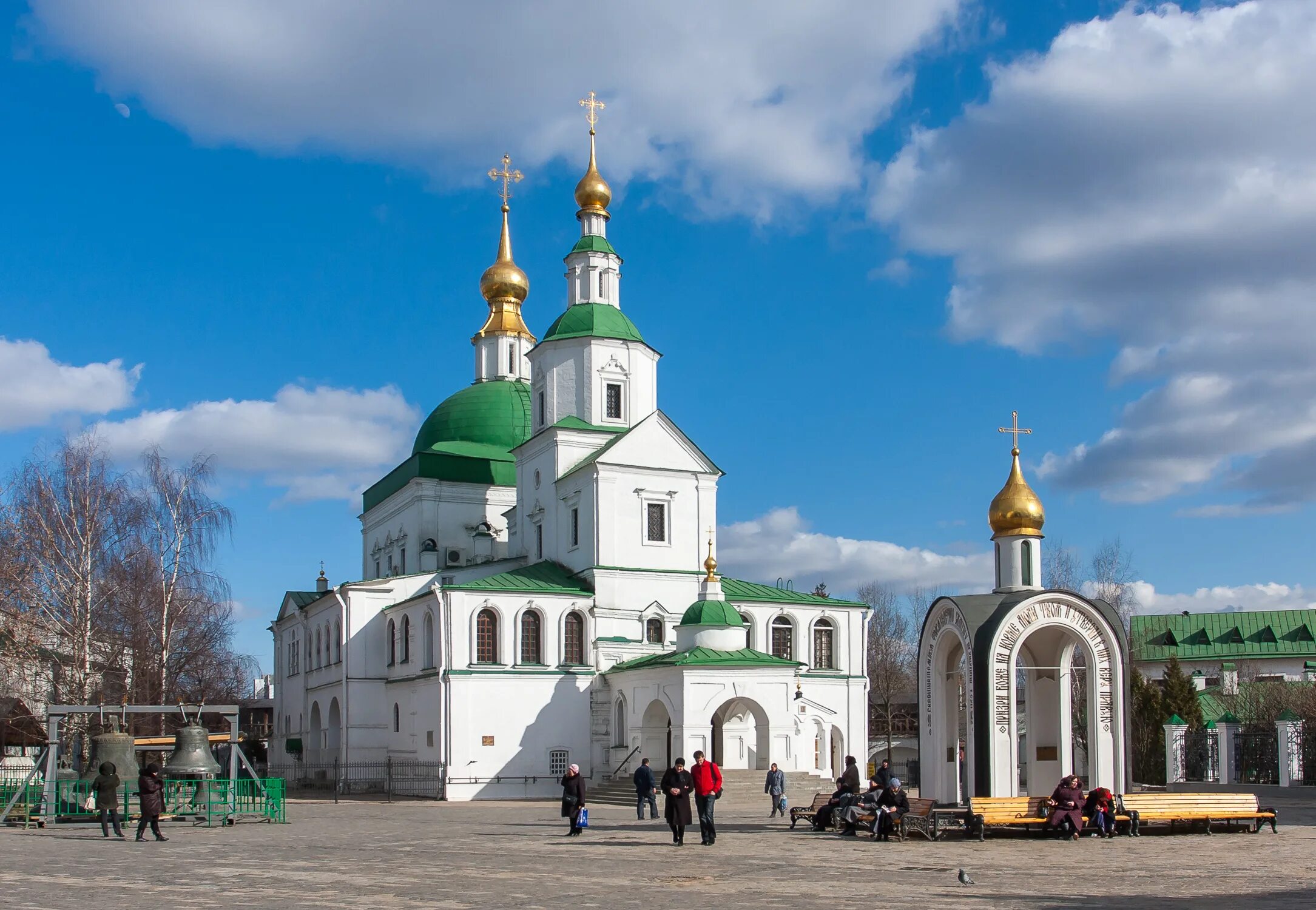 Даниловом свято троицком монастыре. Свято-Даниловский монастырь в Москве. Данилов монастырь в Москве. Данилов монастырь территория.