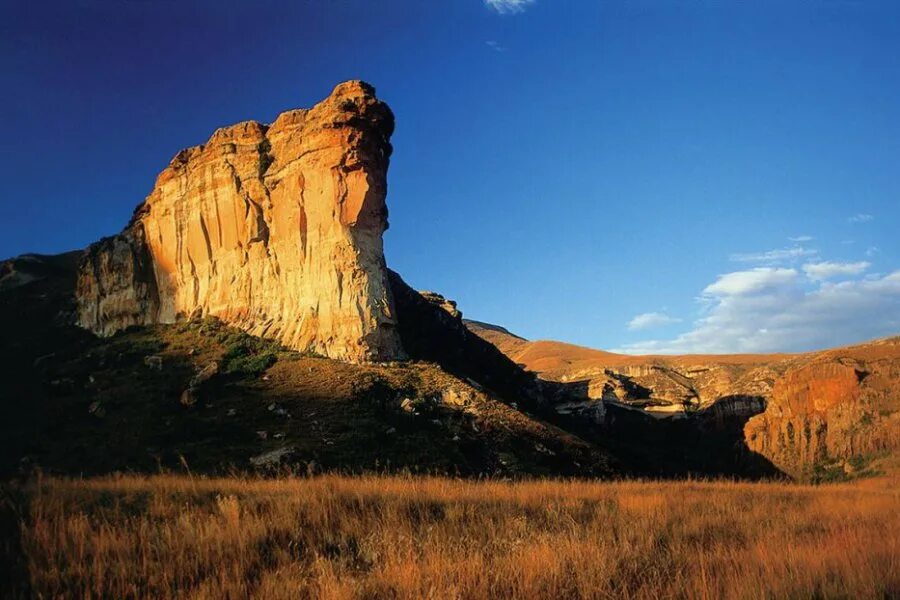 Южные окрестности. Национальный парк Golden Gate Highlands. Водопад Ауграбис ЮАР. ЮАР Голден-гейт. ЮАР достопримечательности.