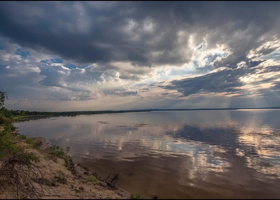 Каневском море. Каневское водохранилище. Каневский на море. Коняевское водохранилище. Каховское и Каневское водохранилища.