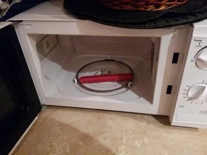 Можно разогреть сосиски в микроволновке