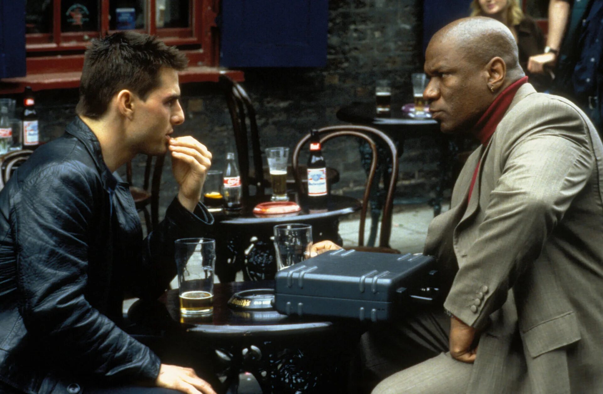 Миссия невыполнима 1. Миссия невыполнима 1996. Миссия невыполнима 1996. Том круз 1996. Клички секретных агентов.