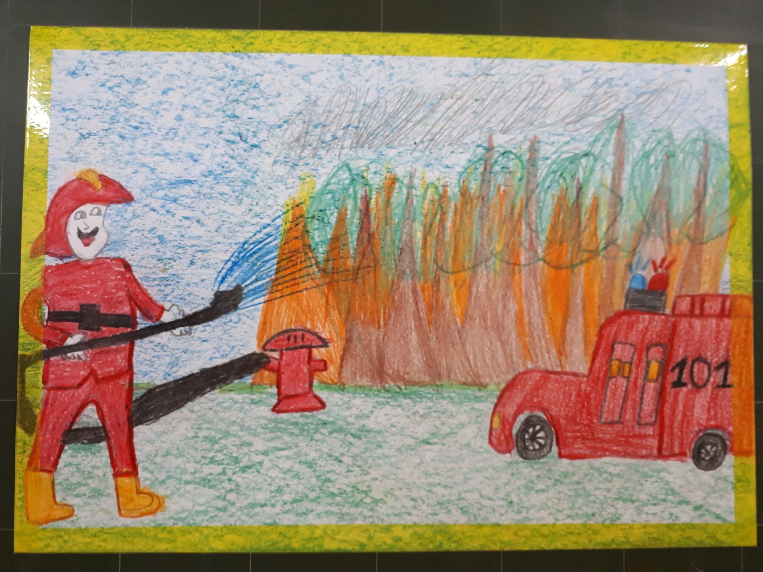 День пожарной охраны в детском саду. Рисунок ко Дню пожарной охраны. Поделки ко Дню пожарной охраны. Детские поделки к Дню пожарной охраны. Конкурс поделок ко Дню пожарной охраны для детей.