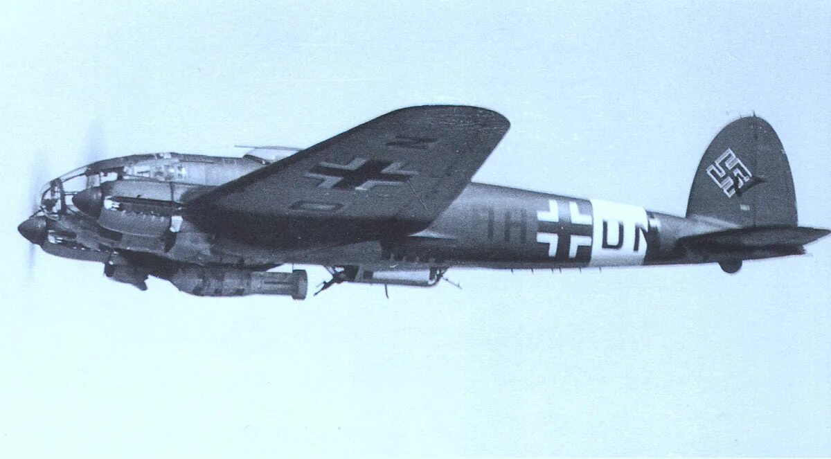 Heinkel he 111 бомбардировщик. He-111 kg26. Бомбардировщик heinkel-111. Хейнкель 111. Немецкий самолет хейнкель 111.