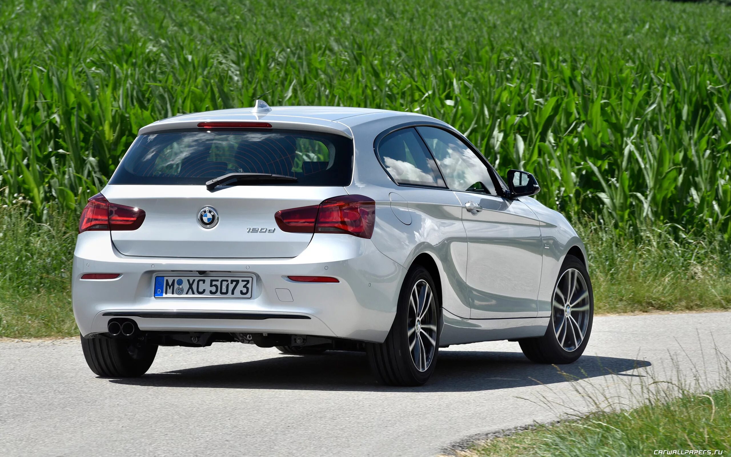 Bmw хэтчбек. BMW 116i 2021. BMW 1 Series. БМВ 1 хэтчбек. BMW 116i 2020.