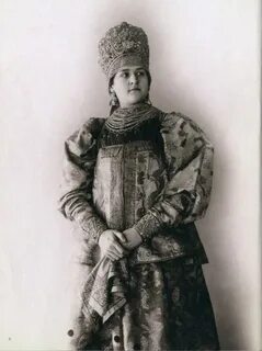 Старые костюмы