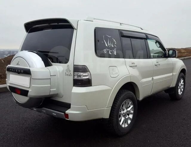 Mitsubishi pajero 3 бензин. Mitsubishi Pajero 4. Митсубиси Паджеро 4 2022. Мицубиси Паджеро 3.5. Козырек на Паджеро 4.