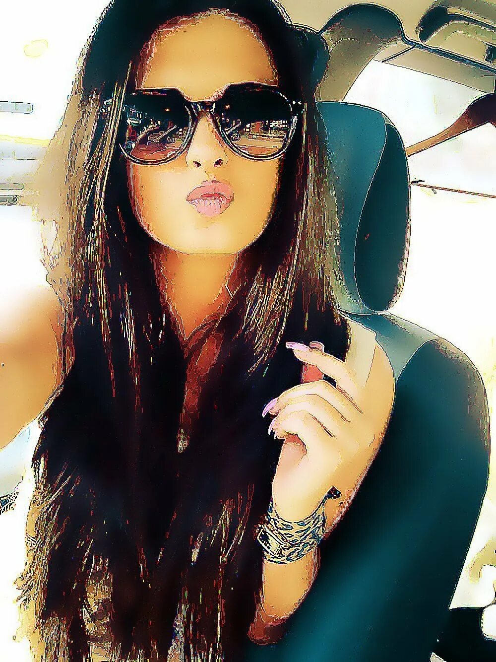 Красивые брюнетки. Красивая брюнетка в очках. Брюнетки круче. Крутая брюнетка. Веселая брюнетка.