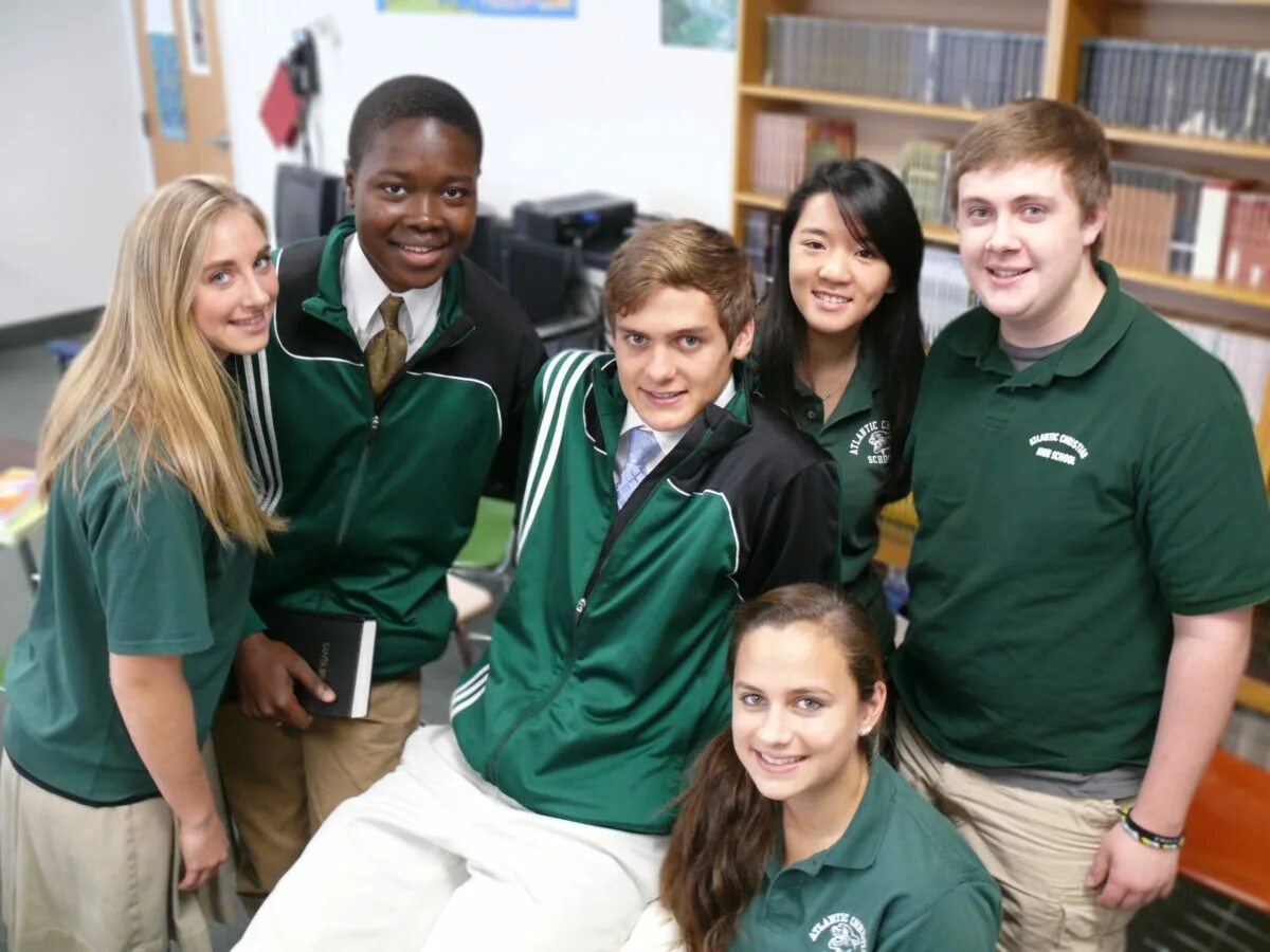 High school айфон. Американская школа. школ в сша high school. старшая школа в сша. ученики в сша.