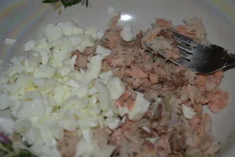 Салат с вареной рыбой