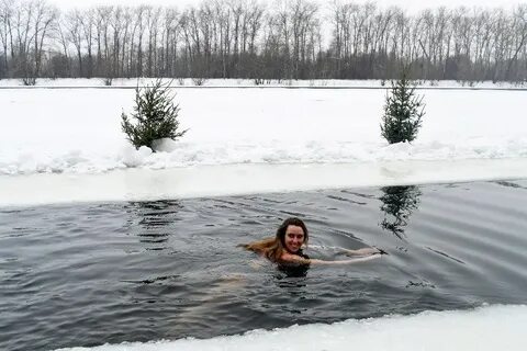 Купаться в ледяной