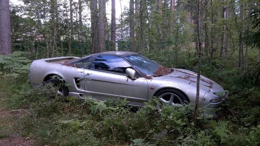 99 со дворов. Ваз 2107 автохлам. Машина не бросит. Брошенное во дворе авто зимой. Заброшенные машины белгород.