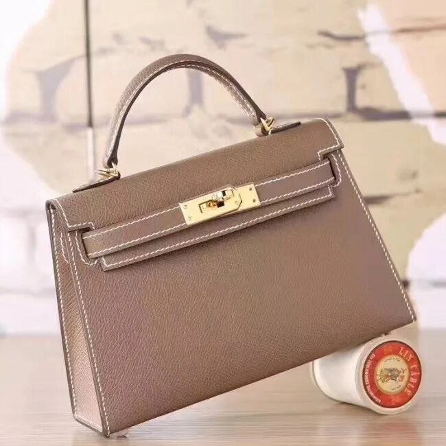 Гермес каталог. Келли 20 Эрмес. Hermes Kelly 20 Mini. Сумки Гермес Келли 20см. Сумка Hermes Kelly 20.