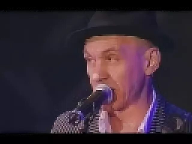 Сукачев за окошком месяц