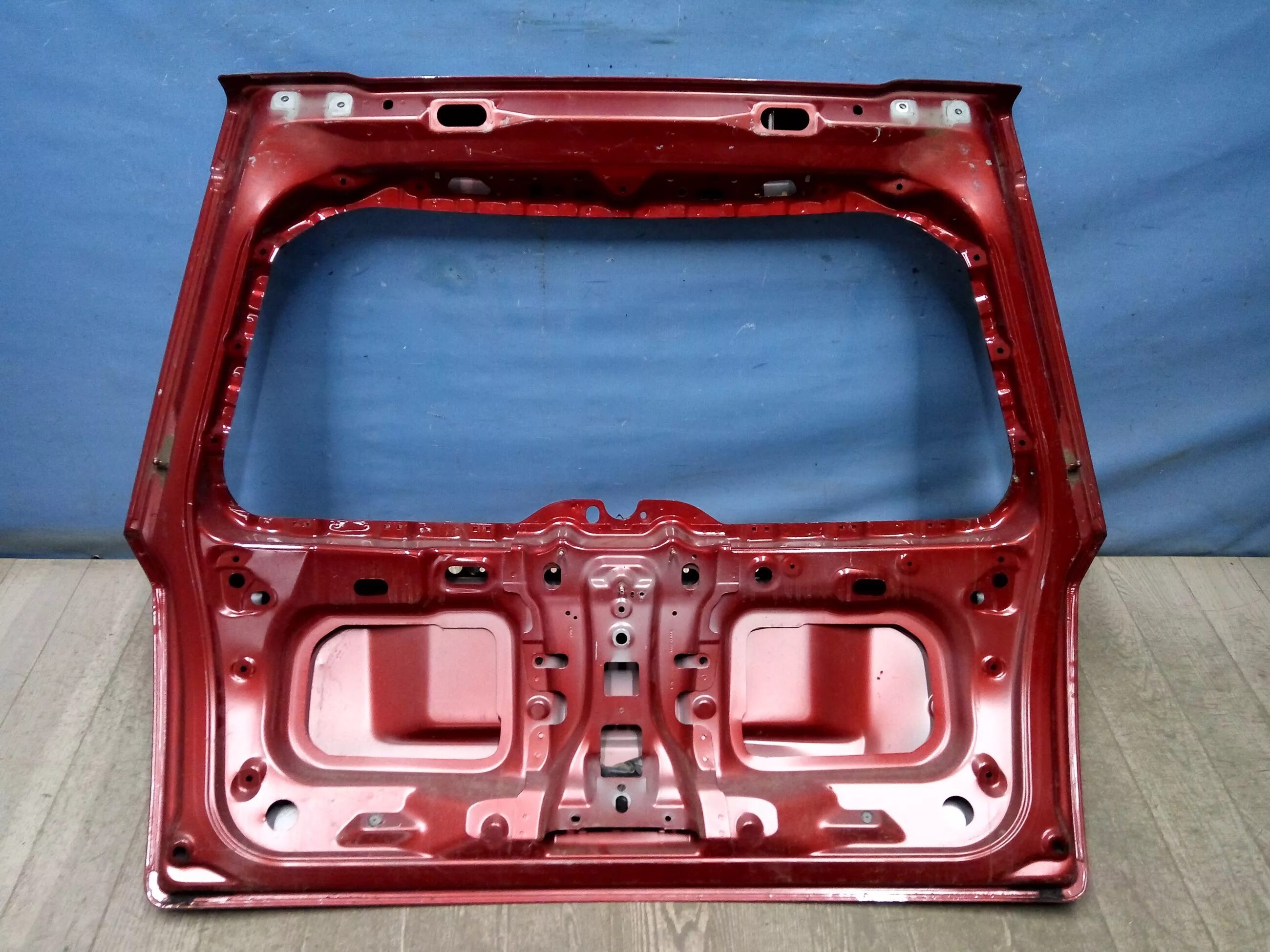 Дверь багажника фрилендер 1. Дверь багажника фрилендер 2. Freelander 2011 дверь багажника в сборе. Стекло двери багажника ленд ровер фрилендер 1. Дверь багажника ленд ровер фрилендер 1.