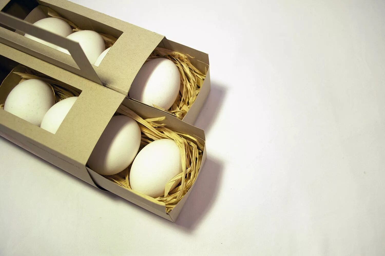 Упаковка для яиц купить. Упаковка для яиц. Необычная упаковка для яиц. Яйца в подарочной упаковке. Картонная упаковка для яиц.