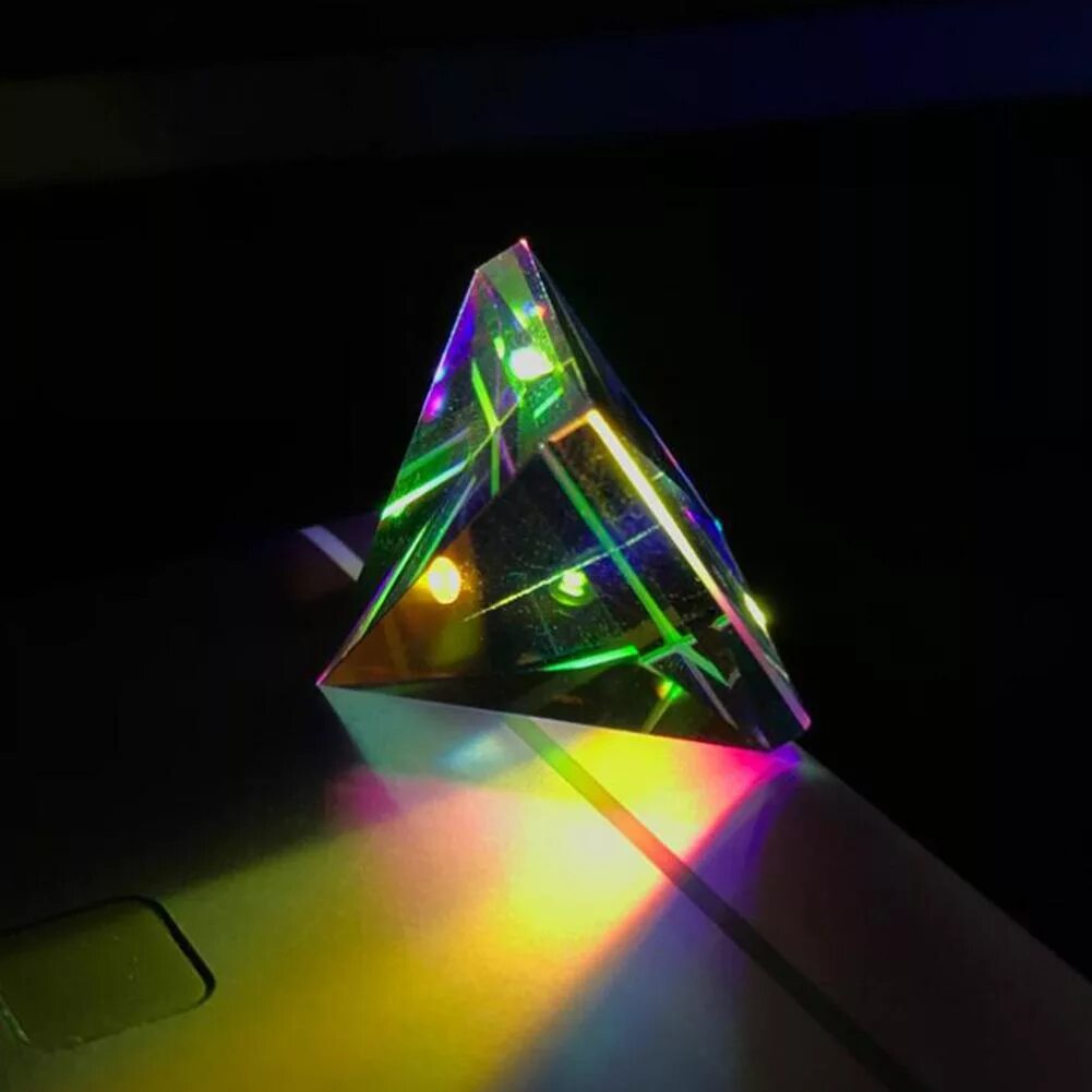 Crystals optic. Тетраэдр призма. призма кристалл. optical pyramid prism. стеклянная призма тетта.