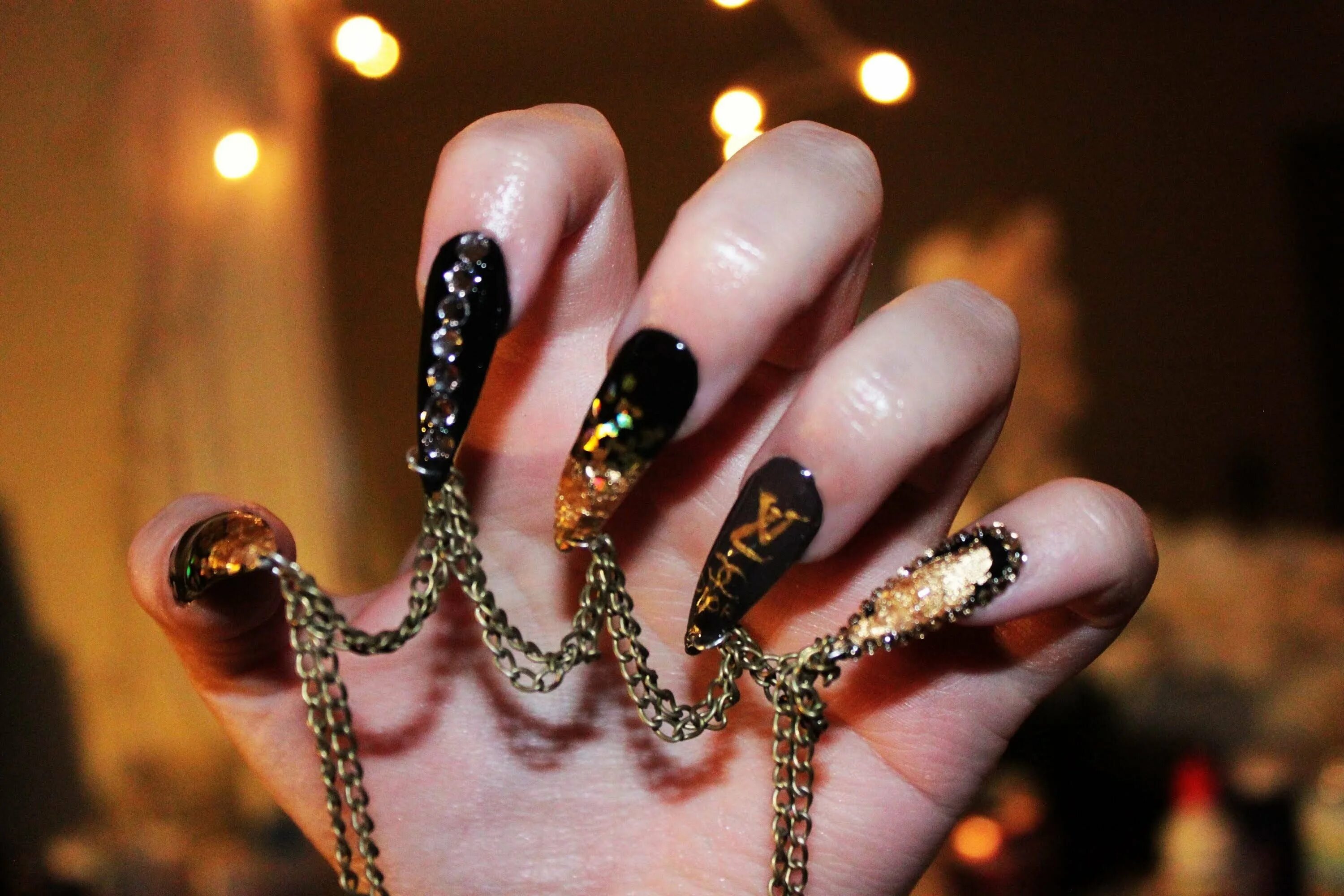 Дизайнерские ногти. Ногти со змейкой. Необычный маникюр. Дизайн со змеей. Питон маникюр 2022.