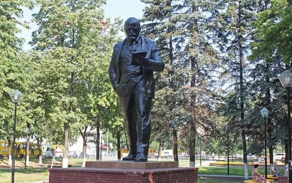 Памятник в селе Правдинский Пушкинского городского округа Московской области - Ц