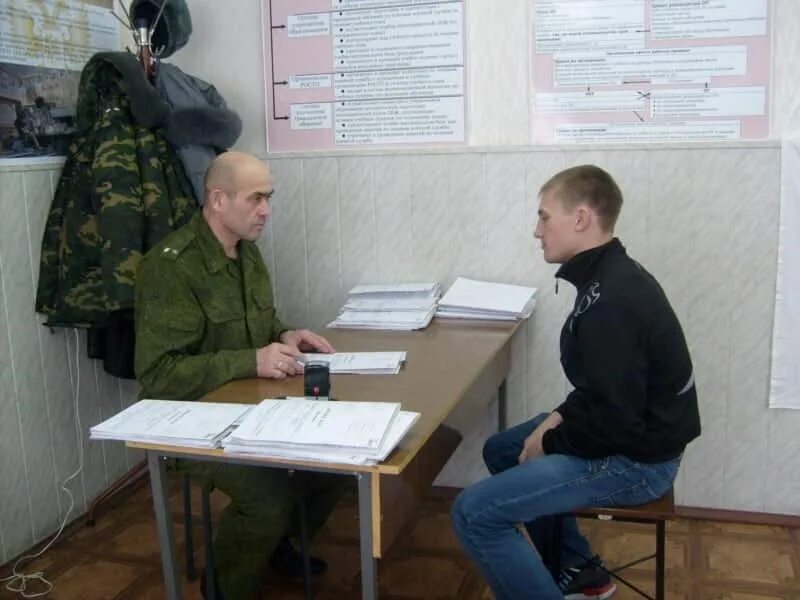Где встать на воинский учет. Постановка на воинский учет. постоновка на воинский учёт. воинский учет в военкомате. постановка призывника на воинский учет.